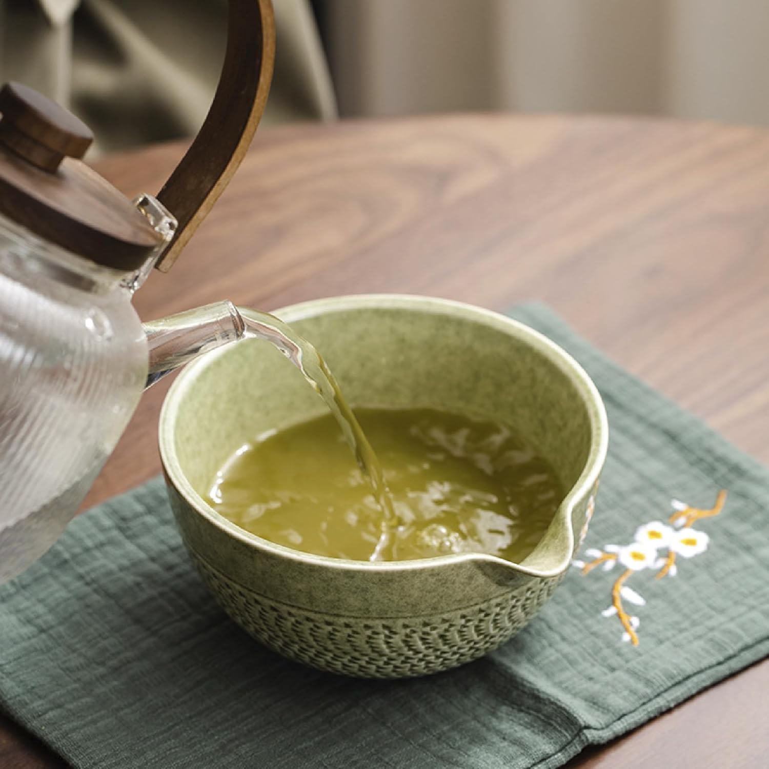 Skiennix Matcha Bowl - 500 ml Ceramic Chawan with Spout for Mixing Matcha, Salad, Soup & Tea | Matcha Green