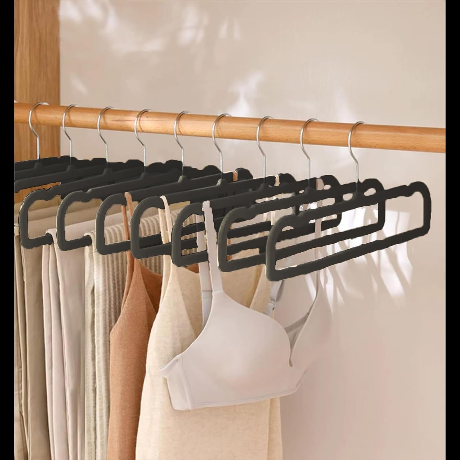 Velvet Pants Hangers by Perchas Terciopelo - Non-Slip 20 Pack for Space-Saving Closet Organization - Durable with 360° Rotatable Hook (Black)