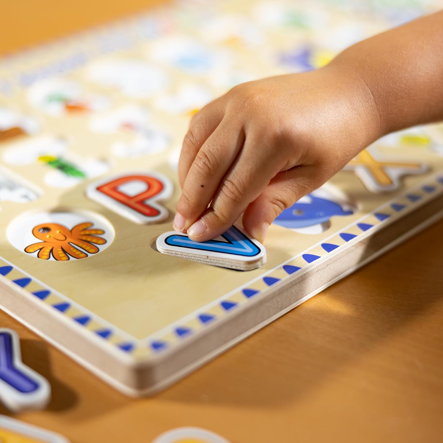 Melissa & Doug Wooden Alphabet Sound Puzzle - Engaging 26-Piece Puzzle with Sound Effects - FSC Certified