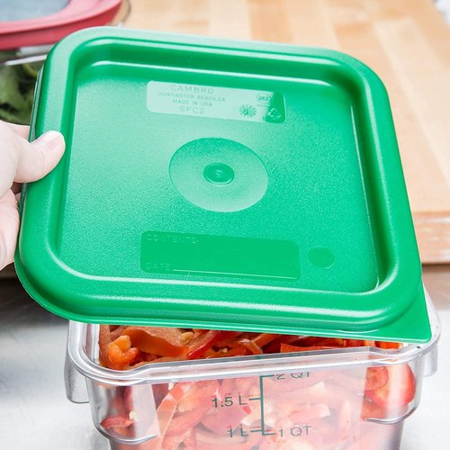 Lumintrail Cambro Polycarbonate Square 2 Quart Food Storage Container, 4 Pack Clear, with 4 Kelly Green Lids, Bundle with a Measuring Spoon Set