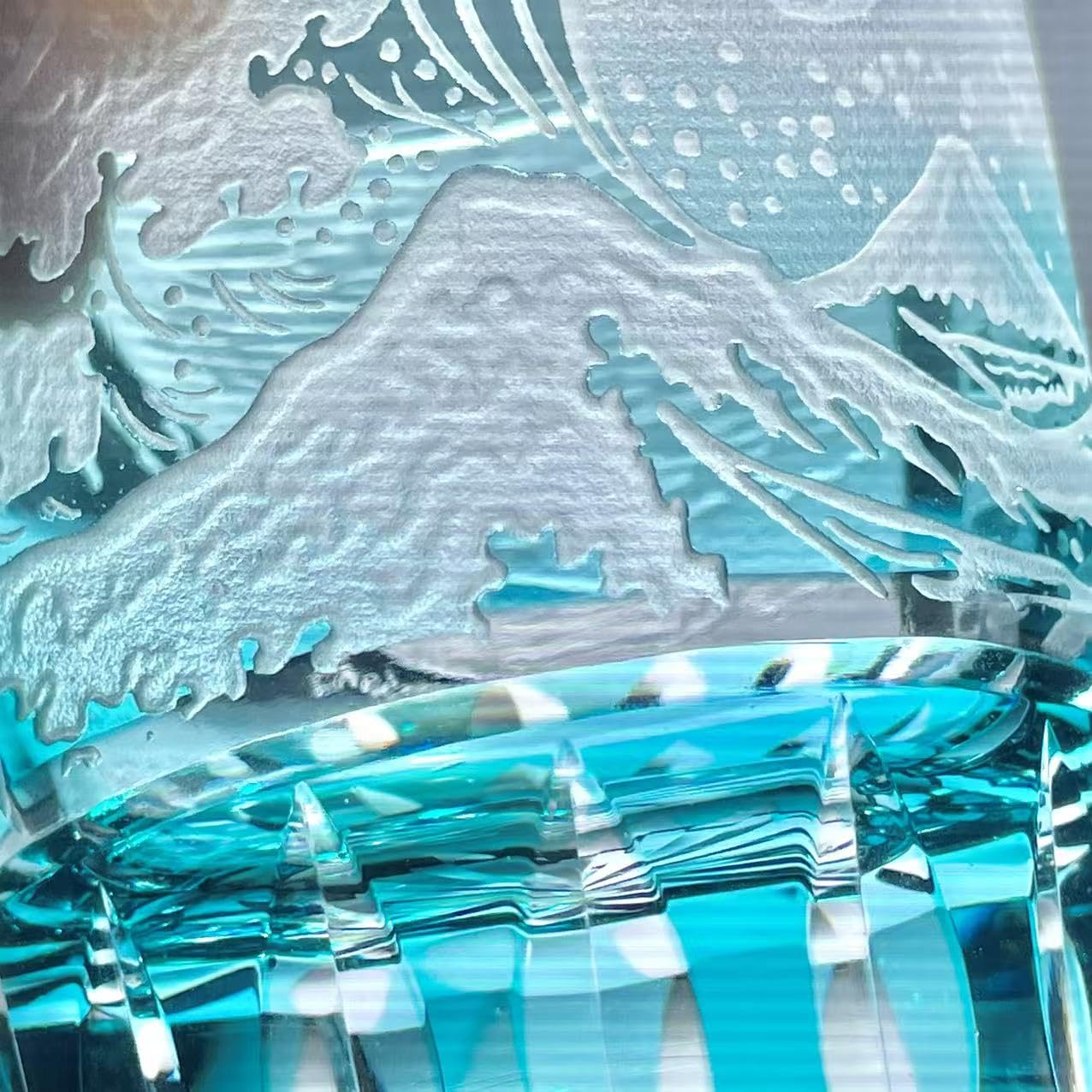 suigetsu Crystal Luxury Whiskey Glass, Mount Fuji Design, Japanese Style Hand Cut Glass Tumblers (turquoise)