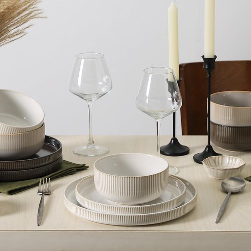 Frewinky Stoneware Dinnerware Sets for 4,12 Piece Kitchen Plates and Bowls Set,Reactive Glaze Porcelain Dinnerware Sets Scratch Resistant,Dishwasher and Microwave Safe,White