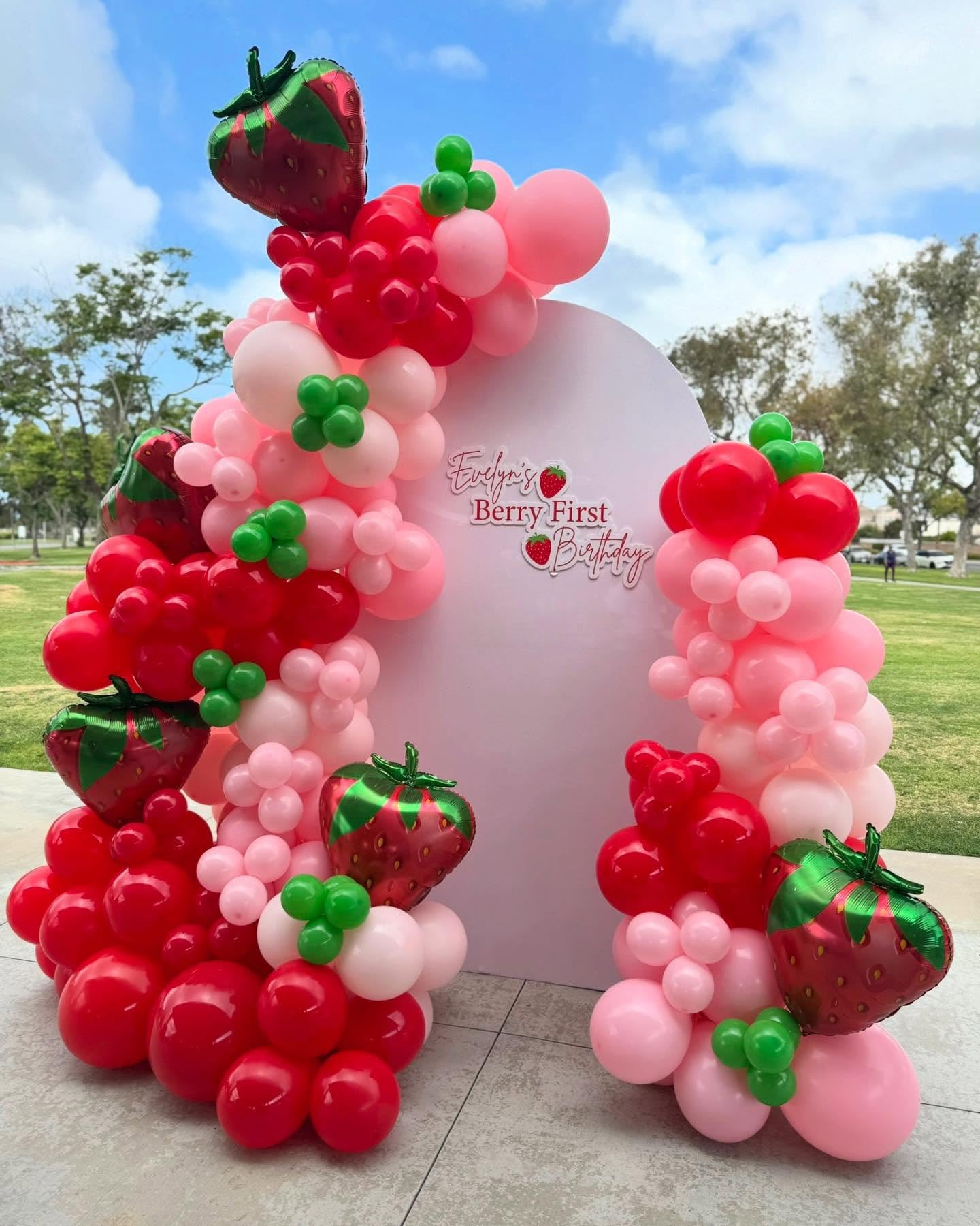 PTGOLUO Strawberry Balloons Garland Arch Kit 163pcs, Red and Pink Green Balloons for Sweet Girl Berry First Birthday Themed Baby Shower Valentine's Day Strawberry Party Decorations
