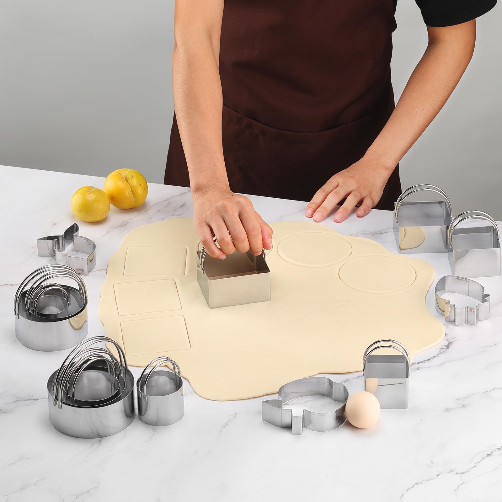 4 Pieces Square Cookie Cutters - 2inch, 2.25inch, 2.75inch, 3.15inch Stainless Steel Biscuit Cutter with Handle and Big Ring, Professional Baking Dough Cutter Tools for Cakes, Sandwiches