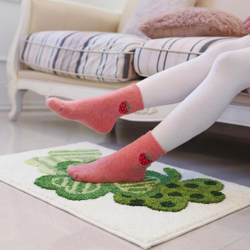 Lyrow St. Patrick's Day Bathroom Rug with 3D Plush Lucky Shamrock 31'' x 20'' St Patricks Day Bathroom Decor Clover Bath Mat Absorbent Bath Rug Non Slip Washable for Bedroom Living Room Home Decor