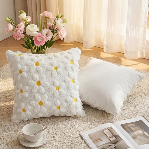 AVOIN colorlife Spring Summer Cream White Daisy Throw Pillow Covers Set of 2, 18 x 18 Inch Seasonal Flora Farmhouse Decor Flower Soft Plush Faux Fur Jacquard Cushion Case for Home Sofa