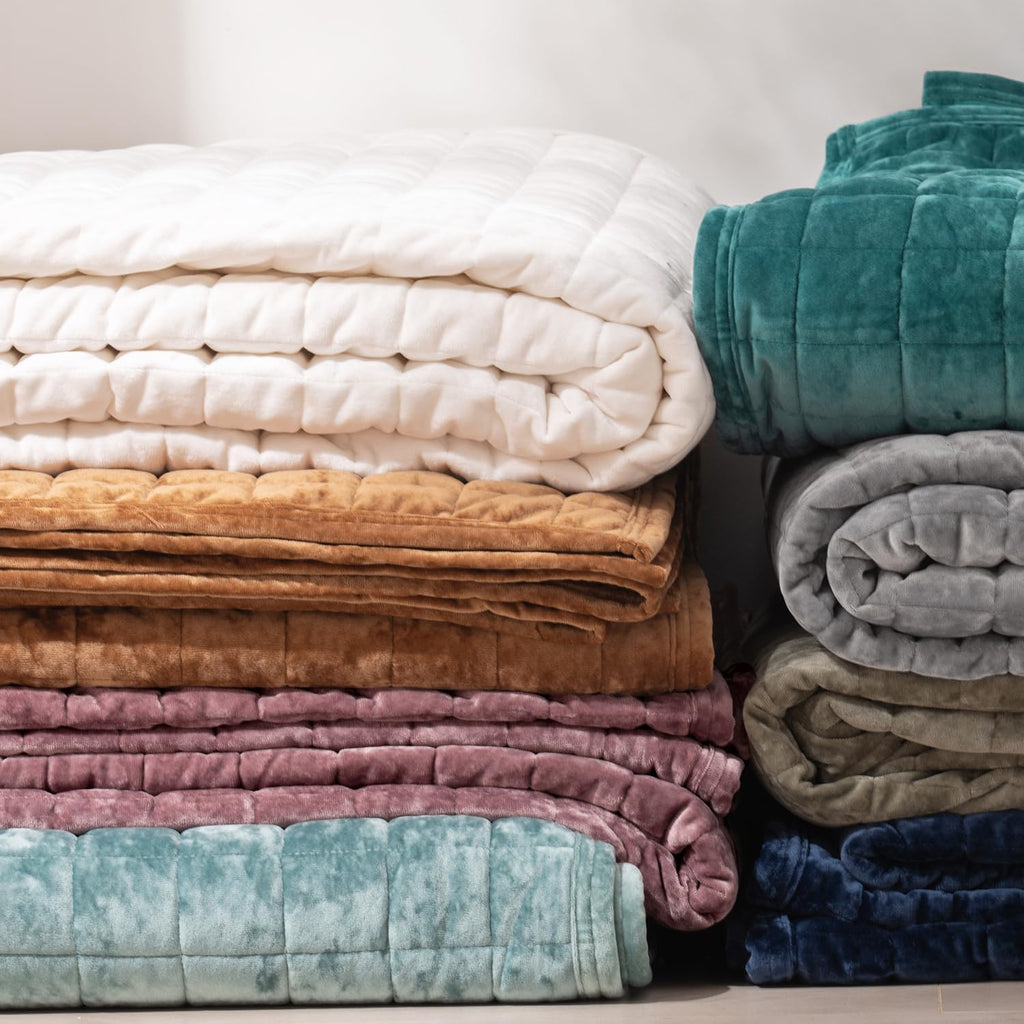 RECYCO Luxury Velvet Quilt Set - Twin/Twin XL Lightweight Comforter with 1 Pillow Sham - Aqua Green