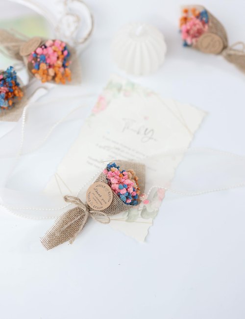20-Piece set Mini Magnet Dried Flowers Bouquet for Wedding Favours for Guests, Baby Shower Party Favors, Bridal Shower Gifts, Baptism. (Mixed)