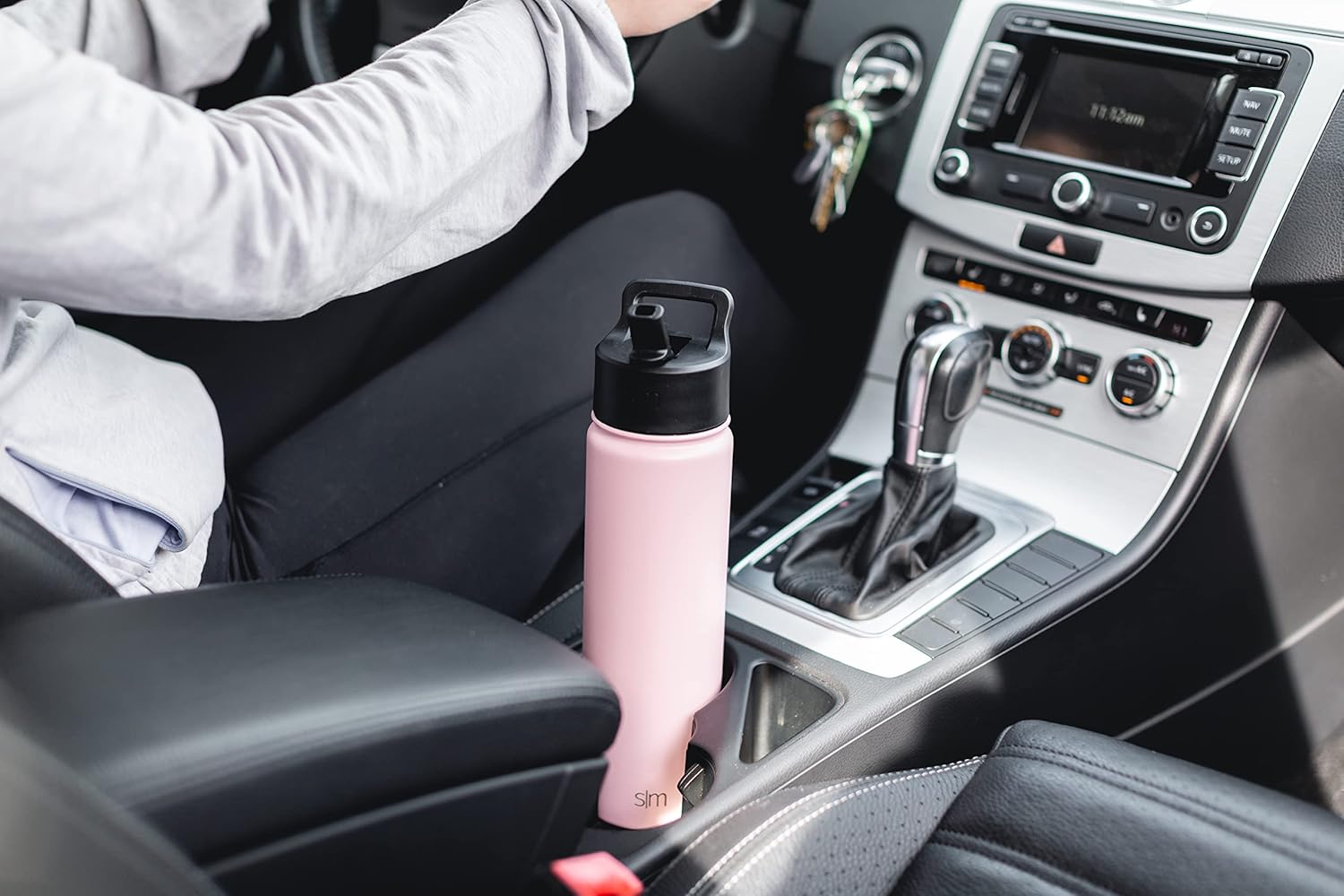 Simple Modern Water Bottle - Vacuum Insulated Stainless Steel Flask | 22oz, Midnight Black - Reusable & Leak Proof