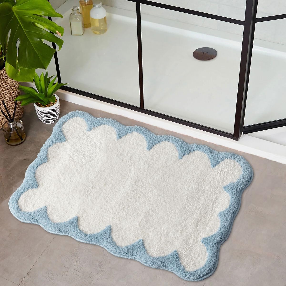 Urtlmaji Scalloped Bathroom Runner Rug Pink Long Bath Mat for Bathroom Non Slip Washable Cute Bath Mats Microfiber Absorbent Soft Aesthetic Preppy Large Bath Rugs for Bedroom Tub Sink 47"x20"