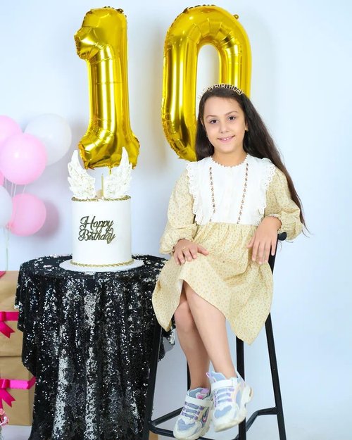 Gold Number 10 Balloon - 40 Inch Golden Birthday Decoration for 10th Year Celebration