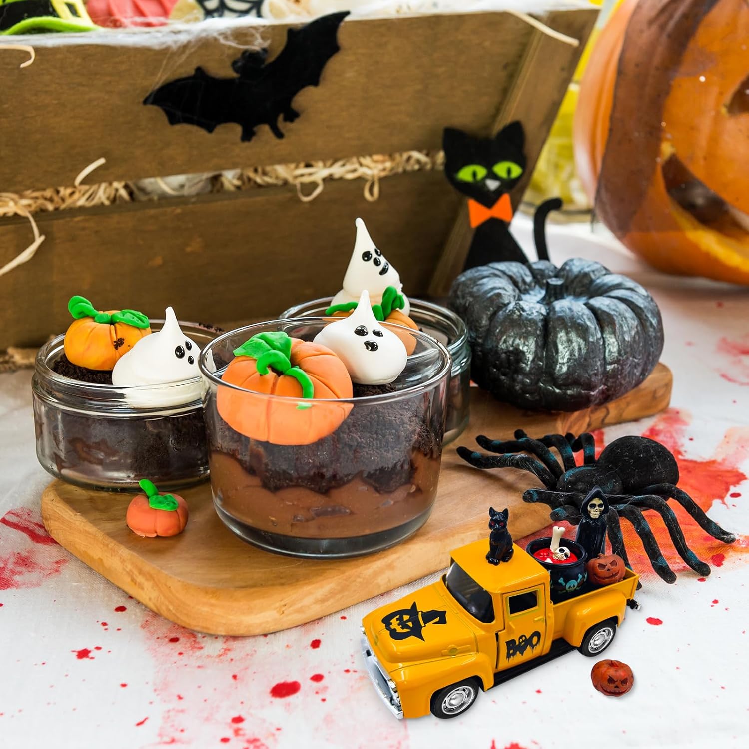 Skiennix Halloween Skeleton Decorations - Vintage Metal Truck with Miniature Scene & Jack-o'-Lanterns | Indoor Decor