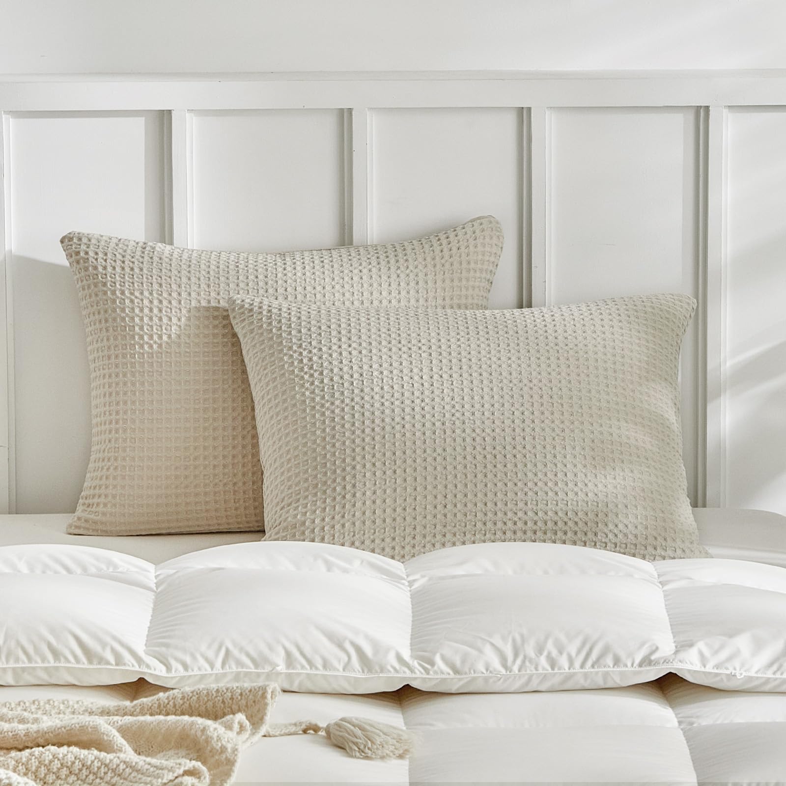 WARMDERN Waffle Weave Pillowcases Standard Size 2 Pack Pillow Cases Soft Microfiber Pillow Case Covers Set of 2 Boho Woven Textured Pillowcase with Envelope Closure(Khaki, Standard, 20x26 Inches)