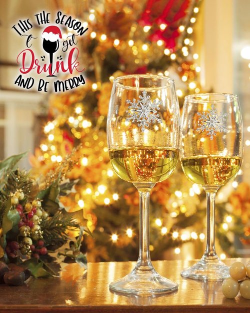 Bdor Christmas Wine Glasses - Jeweled Snowflake Goblets Set of 2 | 19 Oz Holiday Drinkware
