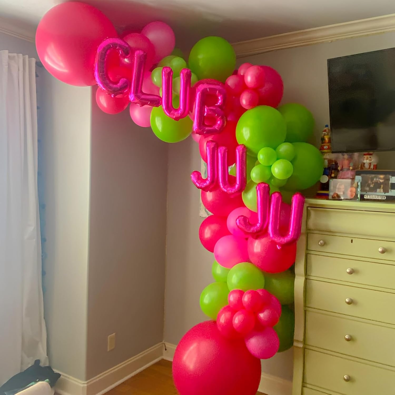 Voircoloria Hot Pink Balloon Garland Kit - 90 Pack in Various Sizes for Graduation, Weddings & Parties