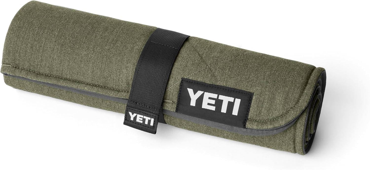 YETI Small Lowlands Blanket - Cozy Olive Green Outdoor Essential for Comfort and Warmth
