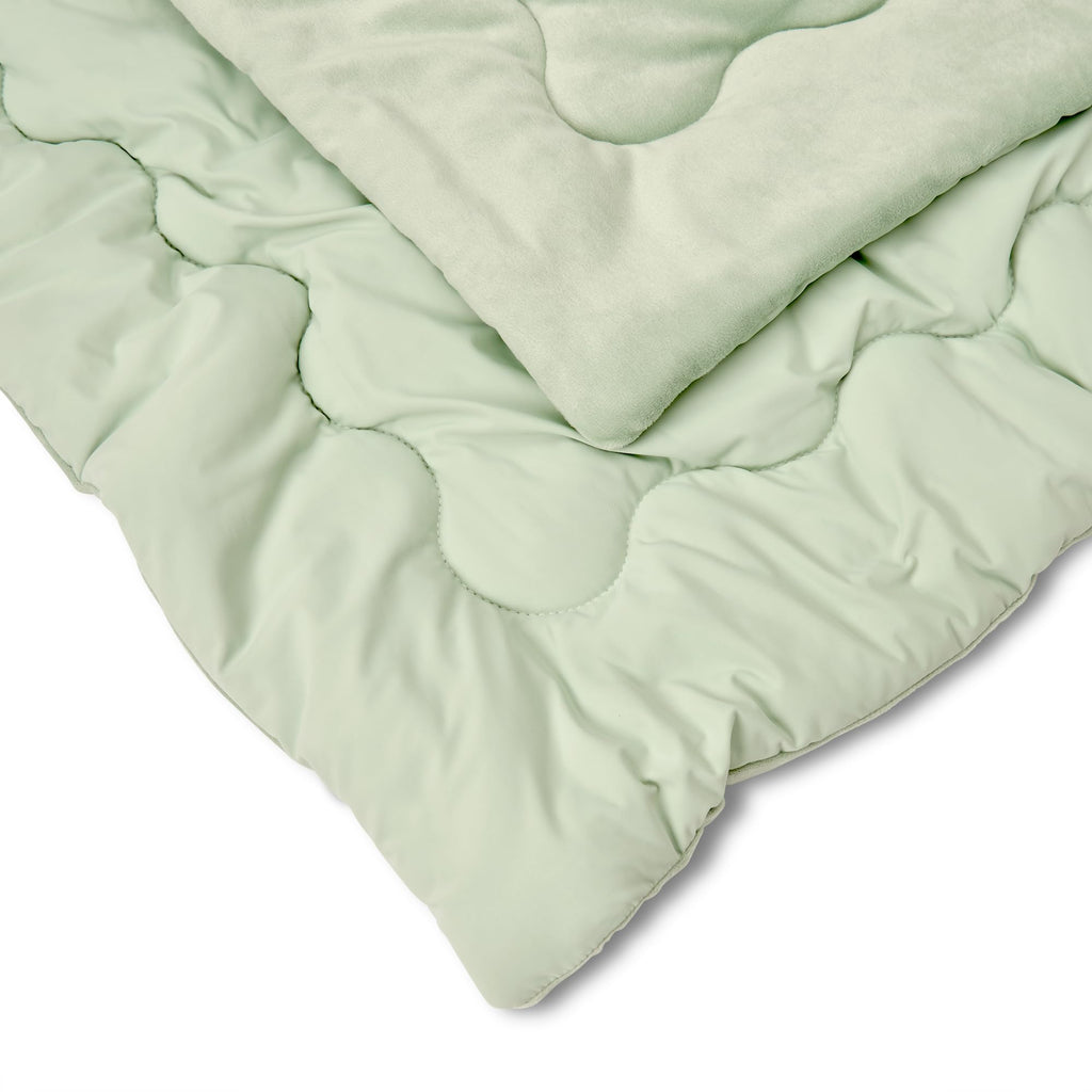 NORTHWEST HGTV Cooling Throw Blanket with Dual-Sided Comfort, Lightweight Summer Blanket with Cool-Touch Jersey Knit and Warm Plush Reverse, for Bed, Couch, or Travel, 50 x 70 inches, Green
