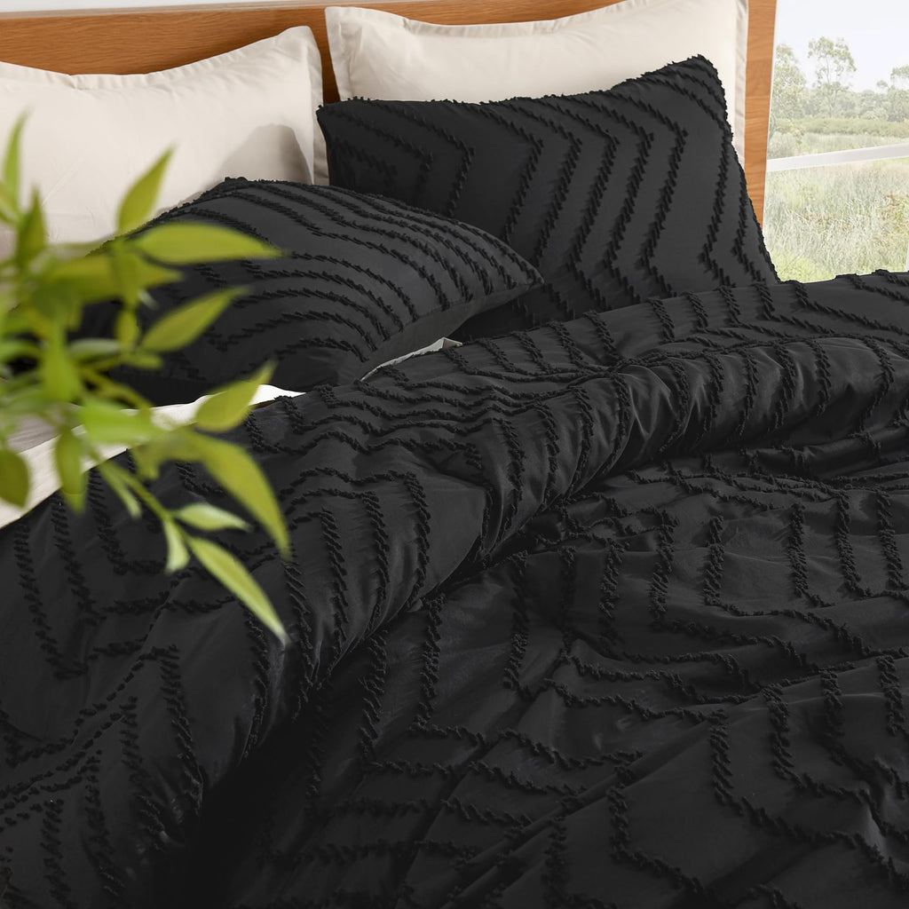 Litanika Oversized King Comforter Set 120x98, 3 Pieces Boho Chevron Tufted Bedding Comforter Sets, Fluffy Bed Set Black