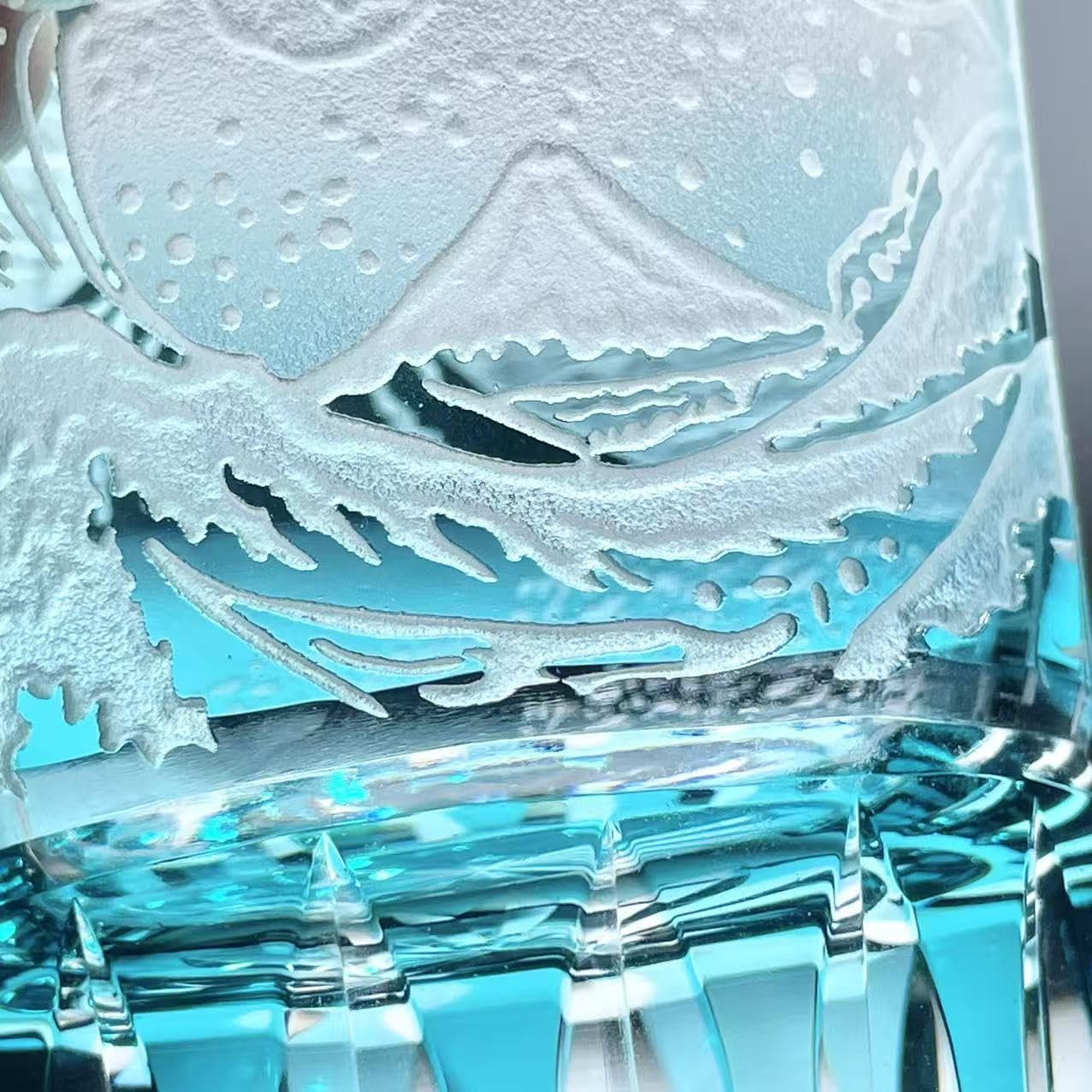 suigetsu Crystal Luxury Whiskey Glass, Mount Fuji Design, Japanese Style Hand Cut Glass Tumblers (turquoise)