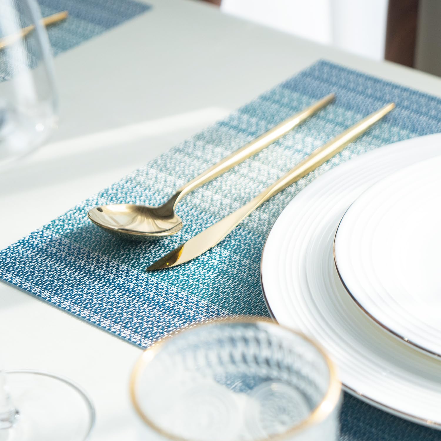 SUMYMERY Placemats Set of 4 Vinyl/Plastic Woven Place Mats for Kitchen Table Indoor/Outdoor Washable Placemat Wipeable Dining Table Mats (Ocean Geode,4)