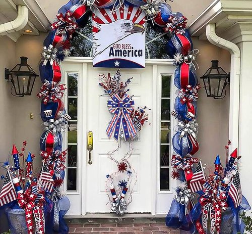 Large Patriotic Wreath Bow - American Flag Burlap Design for 4th of July & Labor Day Decor