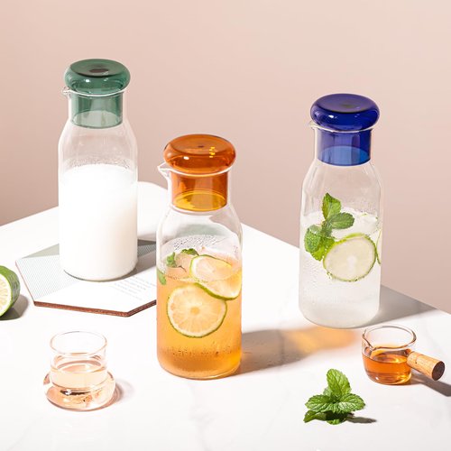 hjn Small Glass Pitcher Glass Water Carafe with Cup Lid, Fridge Water Jug Cold or Hot Beverages, Iced Tea, Milk, Juice 830ml/28oz & clear cup lid (Glass Pitcher-Clear cup lid)