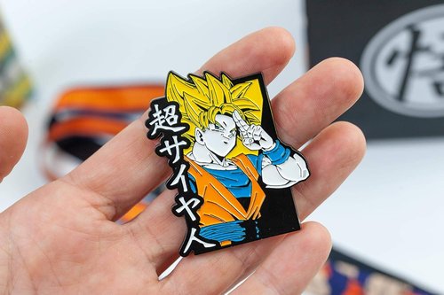 Dragon Ball Z Goku Collector Looksee Box - 5 Themed Toy Collectibles for Geeky Fans