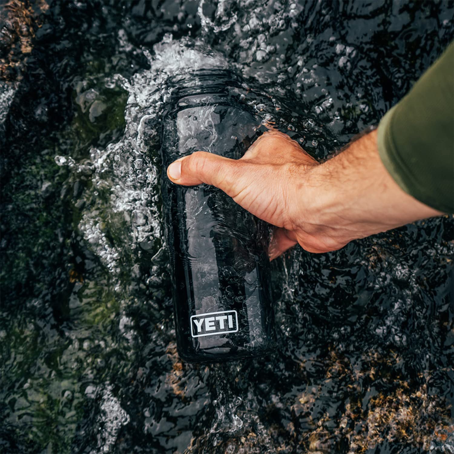 YETI Yonder 1L/34 oz Water Bottle with Leakproof Yonder Chug Cap, Canopy Green