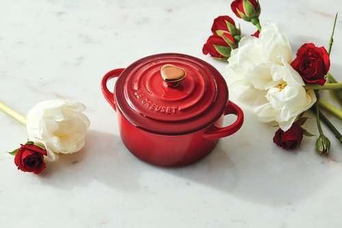 Le Creuset Stoneware Mini Round Cocotte, 8oz., Peche with Gold Heart Knob