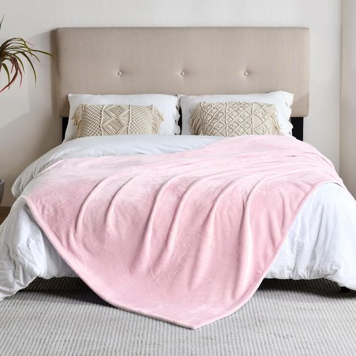 SOCHOW Flannel Fleece Blanket Throw Size, All Season Lightweight Super Soft Cozy Blanket for Bed or Couch, Light Pink, 50x60 inches