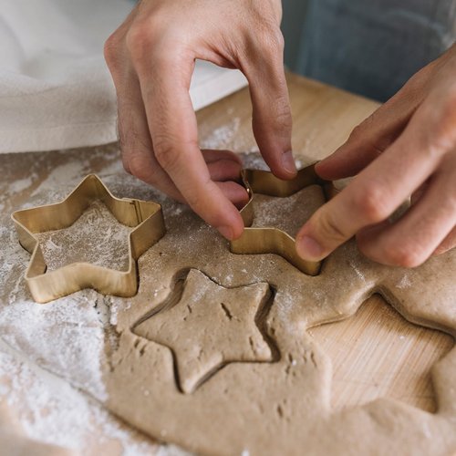 Star Cookie Cutters Set, Stainless Steel Star and Moon Cookie Cutter Shapes, Large Moon Star Shaped Biscuit Molds, Metal Cookie Cutters for Baking Pastry Fondant Ramadan Holiday (2pcs)