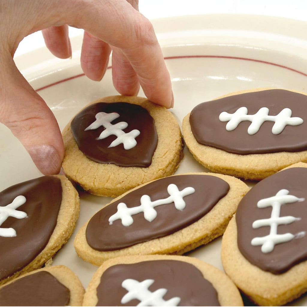 Football Cookie Cutters 2 PCS, with Jersey, 3.5'' (Football)