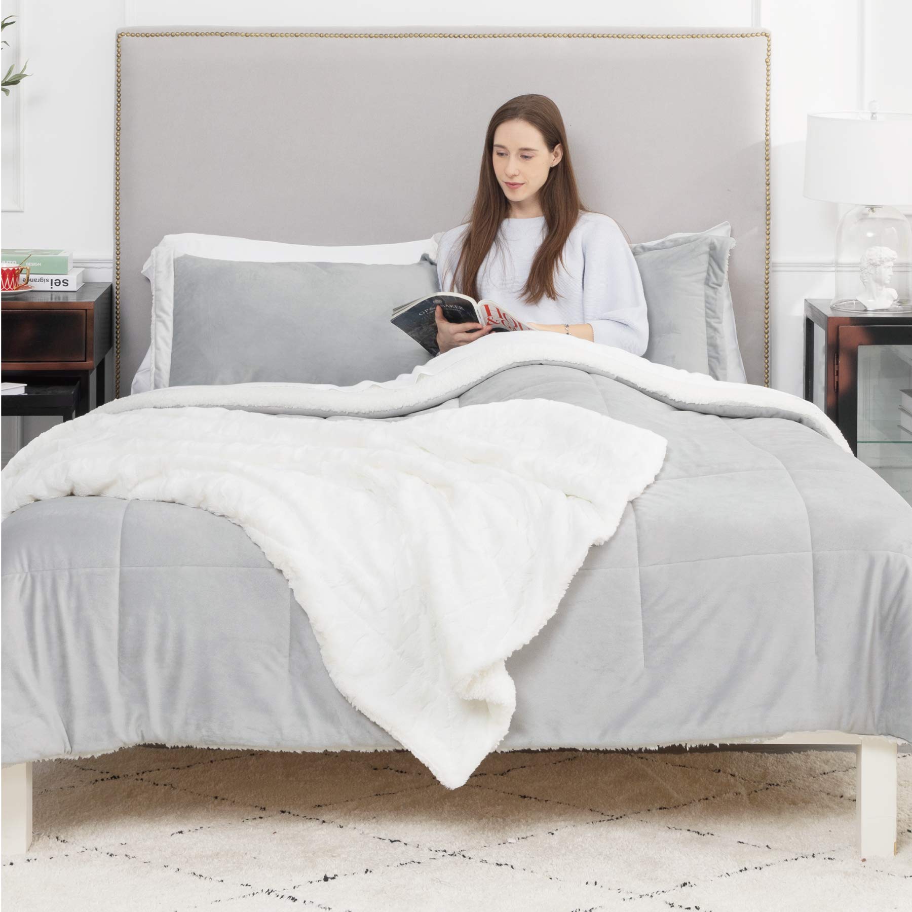 Bedsure Luxurious Micromink Sherpa Light Grey Queen Comforter Set 3 Pieces - (1 Comforter 88x88 and 2 Pillowshams), Reversible Down Alternative Comforter, Machine Washable