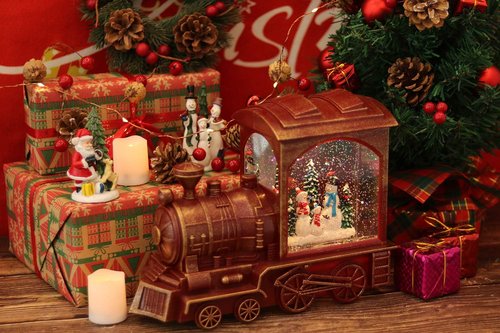 Eldnacele Singing Christmas Train Snow Globe - Lighted Battery-Operated Snowman Lantern for Festive Decor