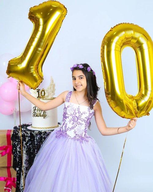 Gold Number 10 Balloon - 40 Inch Golden Birthday Decoration for 10th Year Celebration