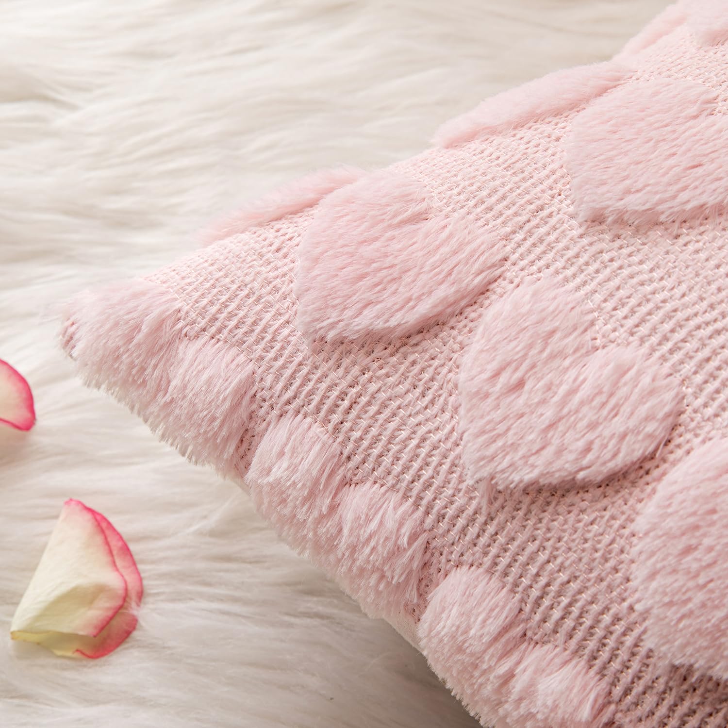 MIULEE Valentines Pillow Covers 18x18 Inch Set of 2 Valentines Day Light Pink Heart Love Decorative Cute Soft Plush Faux Fur Throw Pillows for Girl Bedroom Couch Sofa Holiday Home Decor