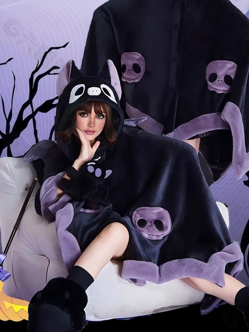 Cute Halloween Wearable Blanket Hoodie Free Size for Adults Devil Bat Hooded Blanket Oversized Soft Sherpa Hoodie Women Throw Cloak Wrap with Demon Wings for Men Child Student