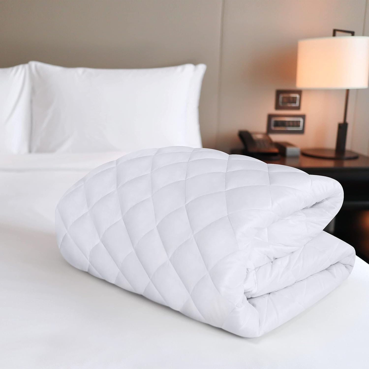 Utopia Bedding Twin XL Quilted Fitted Mattress Pad - Deep Pocket Protector, Machine Washable (White)