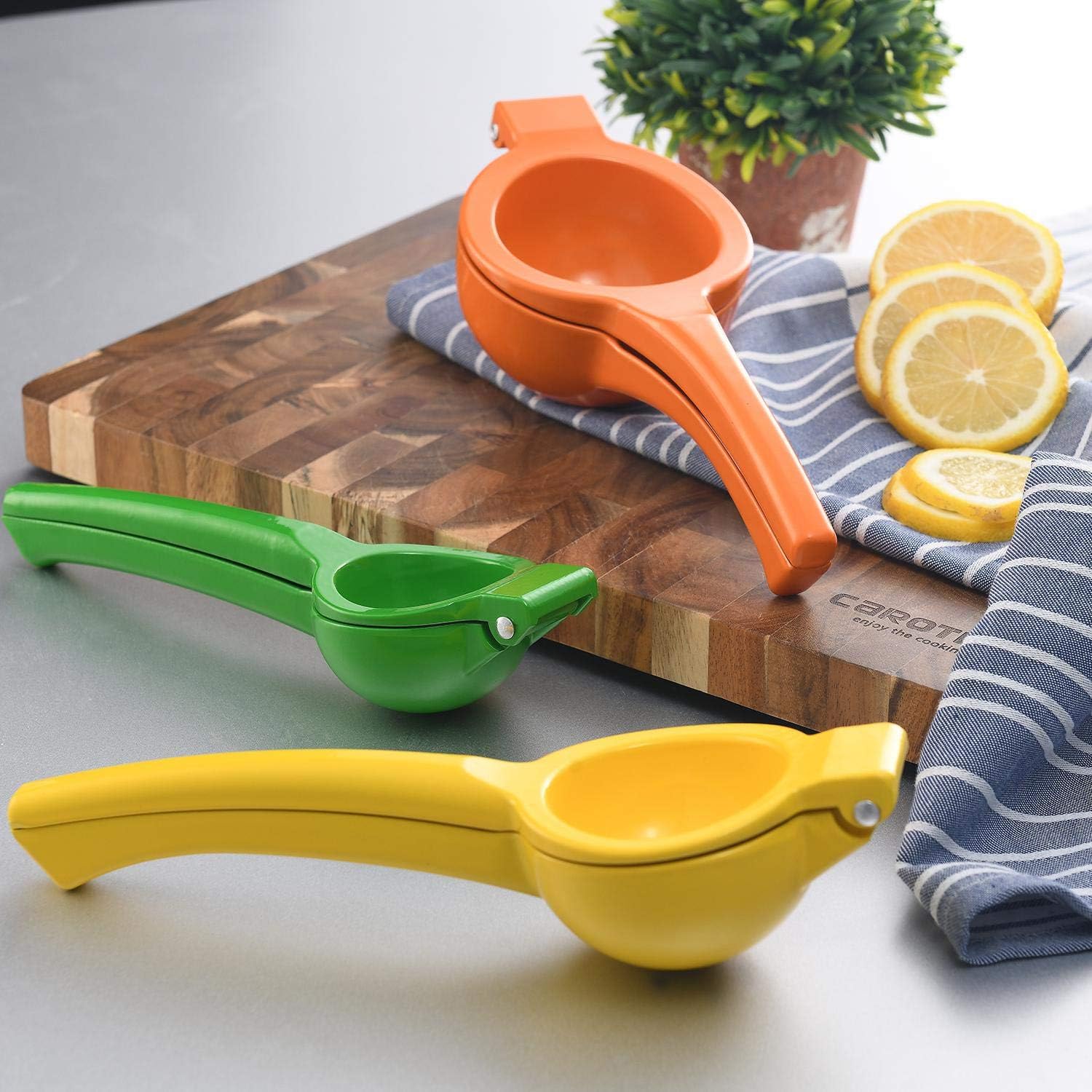 Skiennix Manual Citrus Juicer - Professional Lemon & Lime Squeezer | Durable Metal Design (Yellow)