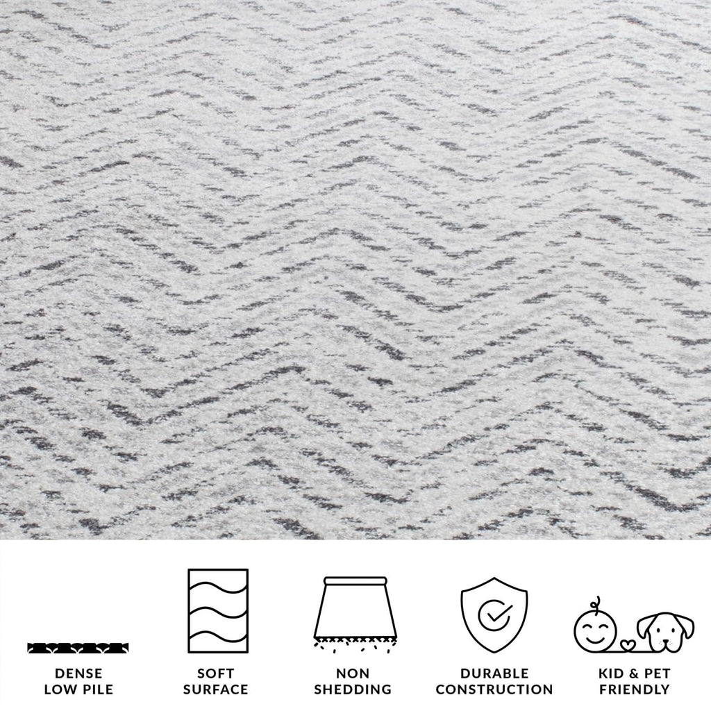 SAFAVIEH Adirondack Collection 8' Round Ivory/Charcoal ADR104N Chevron Non-Shedding Area Rug