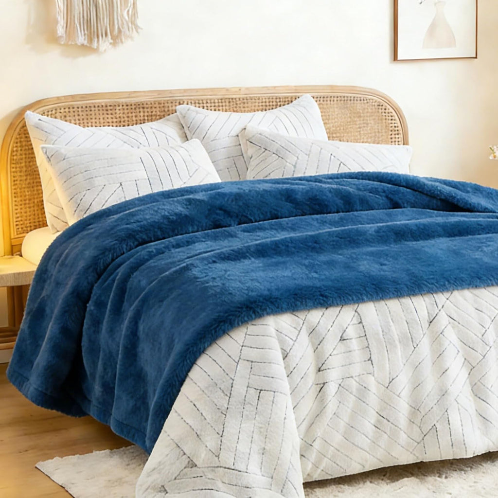 Skiennix Flannel Fleece Bed Blanket - Soft, Lightweight & Cozy Microfiber | Blue Twin (60"x80")