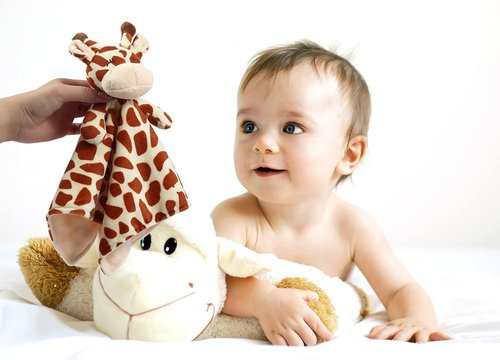 CREVENT Soft Plush Animal Face Security Blanket - Adorable Brown Giraffe for Boys & Girls, Perfect Gift for Baby Showers & Birthdays