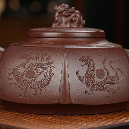SILINE Zisha Teapot, Chinese Yixing Clay Handmade Tea Pot 9.8 Oz, Infuse Brew Kung Fu Loose Leaf Tea Maker (BaGua,Zini Purple Clay)