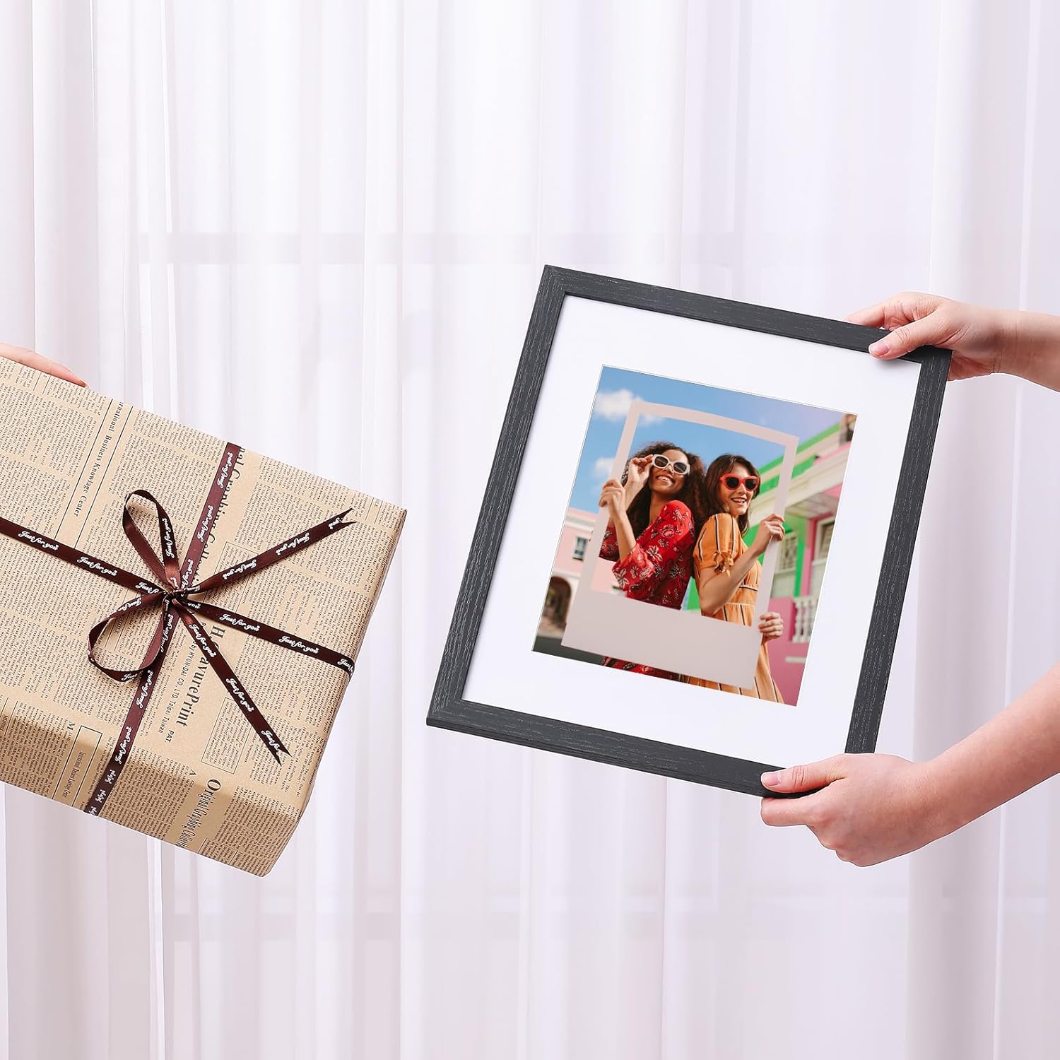 Vittanly 11x14 Picture Frame - Versatile Display for 8x10 or 11x14 Photos - Black, Wall Mountable