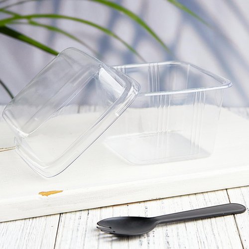 TOFLEN 100Ct 8 oz Square Plastic Dessert Cups with Lids and Sporks, Clear Plastic Yogurt Parfait Cups Cake Cup for Mousse, Fruit, Banana Pudding Cup