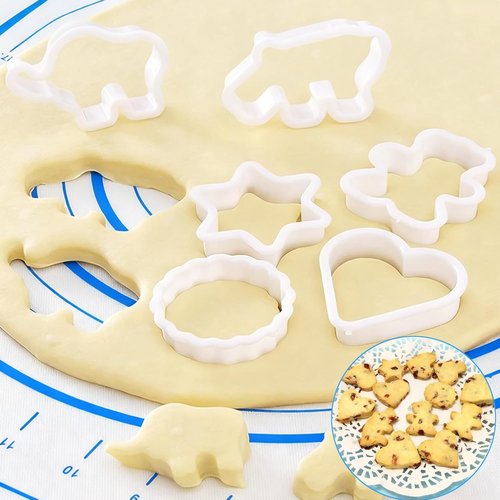 129Pcs Piping Bags Set by [Brand Name] - 100 Disposable 12-Inch Tipless Bags for Cake Decorating | Includes 7 Frosting Tips & 6 Cookie Cutters