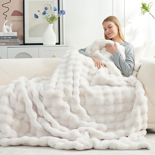 Cozy Bliss Faux Fur Throw Blanket - Soft Plush Bubble Design for Couch & Sofa | 50x60 Inches Cream White
