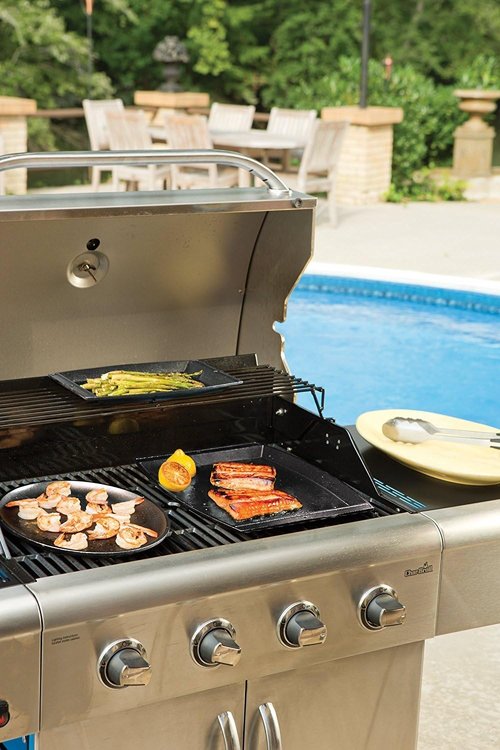 Lodge Cast Iron Griddle - Seasoned Rectangular Design, 15 x 12.25 Inches | Perfect for Jumbo Serving