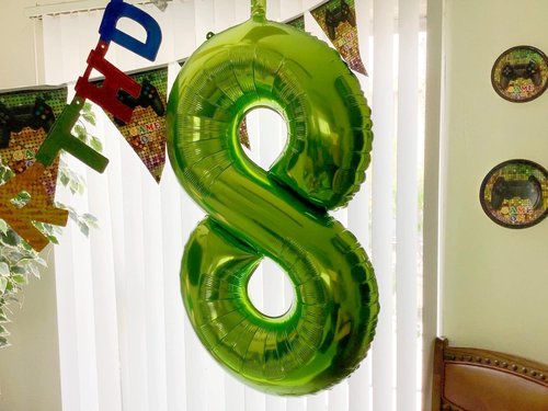 Light Green Number 8 Balloon by [Brand Name] - 40 Inch Birthday Decoration for Men & Boys | Perfect for 8th Birthday Parties, Weddings & Graduations