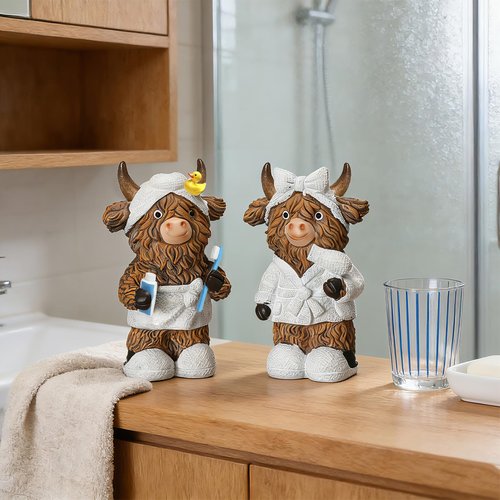 Burbell 2 Pcs Highland Cow Bathroom Figurine Bathroom Highland Cow Decor Gnomes Bath Decor Scottish Resin Statue Calf Lovers Gifts for Farmhouse Home Garden Kitchen Office Tiered Tray Table Decoration